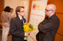 Bar�omiej Janusz, laureat trzeciego miejsca oraz �ukasz Kluj z LEWIS PR
